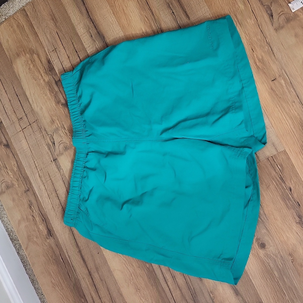 L.L.Bean Green Pull-on Nylon Swim Shorts w/ Netted Interior & Drawstring Waist